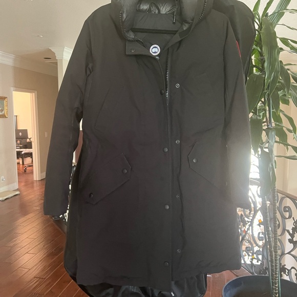 Canada goose parka! Excellent condition - Picture 1 of 7